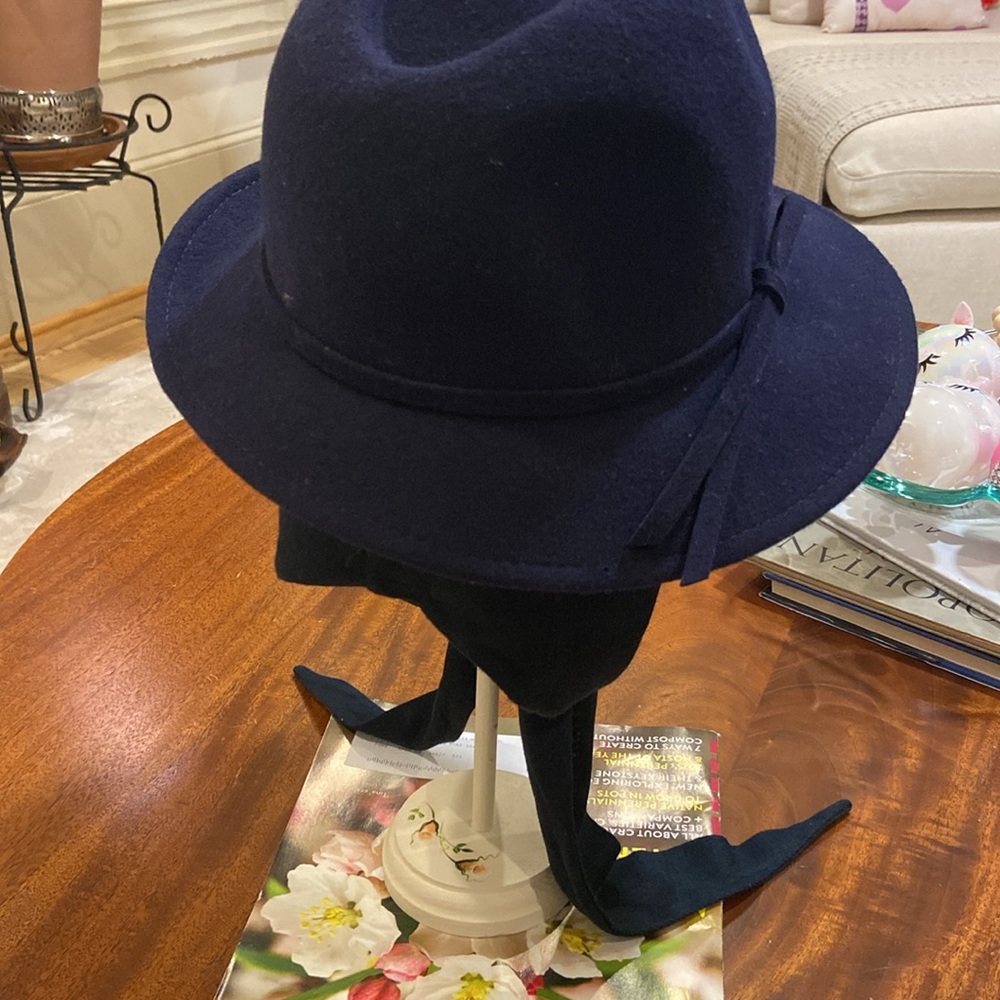 BETMAR VINTAGE NAVY WOOL HAT WITH ATTACHED NECKTIE, BOW ON SIDE. - Picture 3 of 7